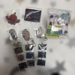 デジモン ヴィレッジヴァンガード 缶バッジ アクリルキーホルダー
