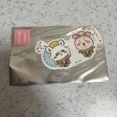 ちいかわ スマホに貼れるサイズのステッカー（ピザ）モモンガ カニ 古本屋