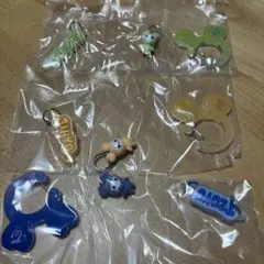 TWICE アクリルカラビナ　フロッキーマスコット　ジョンヨン　ジヒョ　ツウィ