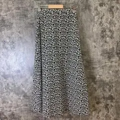 ✨GU✨ジーユー♡小花柄マキシ丈フレアスカート♡ブラック♡着回し抜群(M)