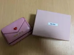 【美品】miu miu 三つ折り財布　マドラスラブ