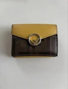 【即日発送】FENDI フェンディ エフイズ エンボス ズッカ柄　三つ折り財布