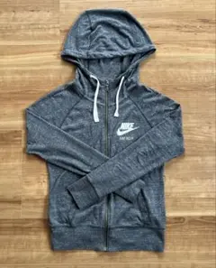 【美品】NIKE ダークグレー 薄手フルジッパーパーカー