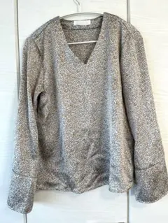 センスオブプレイス 花柄Vネックブラウス