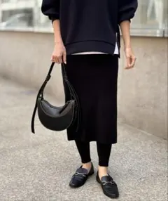 美品✨【エマテイラー】タイトスカート　ニットスカート　スカパン　スカートパンツのサムネイル