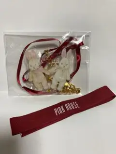 ピンクハウス　最新のノベルティです　うさぎチャーム　赤色