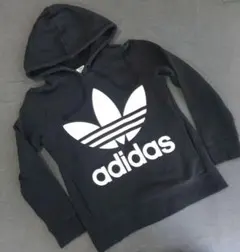 adidas ブラック フード付きパーカー