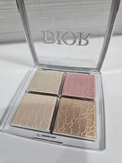 Dior フェイスグロウパレット　004