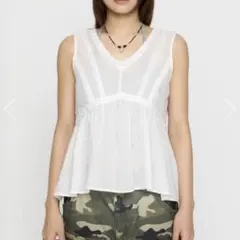 LAGUA GEM SOFT LACE NOSLEEVE トップスのサムネイル