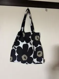 Marimekko ウニッコ トートバッグ ブラック×ホワイトのサムネイル