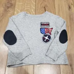 グレー パッチ付き スウェットトレーナー