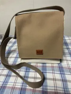 Item thumbnail for item ce0a9976-cfde-4ec5-bfd9-d85688afc006