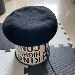 シンプル　ブラックベレー帽