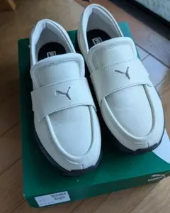 PUMA　プーマ　ホワイト　ウィメンズローファー　24.5cmのサムネイル