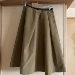 【美品】beams フレアスカート オリーブ色のサムネイル