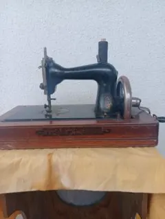アンティークミシン(LEAD)　昭和レトロ　ジャンク品 アンティークミシン(LEAD) 昭和レトロ ジャンク品