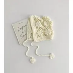 新品　アイボリー 花柄 かぎ針編み ベビー帽子　ボンネット
