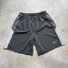 Nike Dri-FIT ショートパンツ Sサイズ