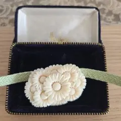 希少アンティーク 細密花彫 在銘 光春 逸品 帯留