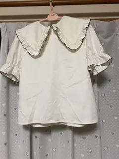 フリル付きホワイトシャツ　エブリンのサムネイル