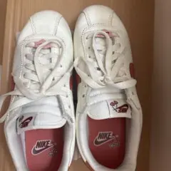 Nike ホワイト/レッド スニーカー