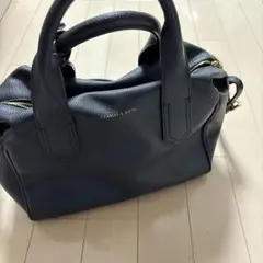 CHARLES & KEITH ブラック ハンドバッグ