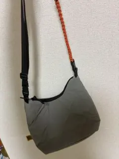 KiU 2WAY ハンドルパデッドショルダーバッグ ミニのサムネイル