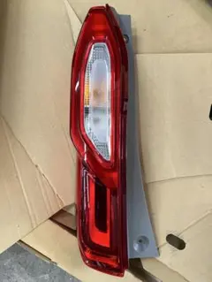 日産セレナFC26 右 テールランプ新品未使用品 - メルカリ
