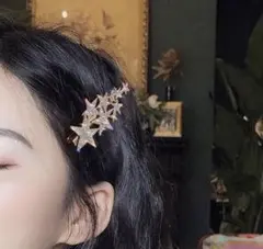 ゴールド 星型 ヘアピン クリスタルストーン付き