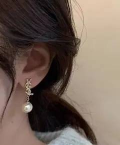 【匿名配送】ワンホン ゴールド ラインストーン パール ドロップピアス