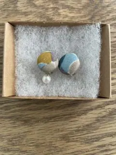 ミナペルホネン flower scope 布製パール付イヤリングハンドメイド