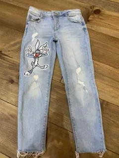 ZARA バグズ・バニー刺繍デニムパンツ