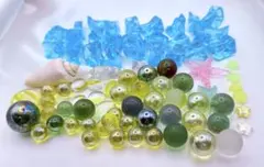 多様なガラス玉、ビー玉他