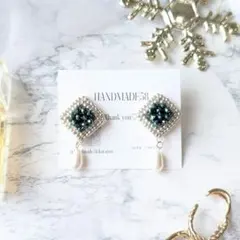 ビーズ刺繍ピアス　アンティーク風　パール