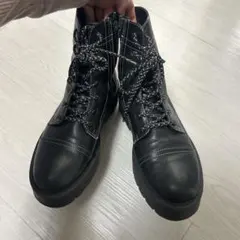 Bershka ベルシュカ　ブーツ　25.5センチのサムネイル