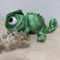 ラプンツェルグッズセット売り　 肩のせぬいぐるみパスカル　パッチンラプンツェル