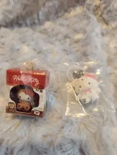 サンリオ　めじるしアクセサリー　ふわふわスノー　ミニチュアパッケージコレクション