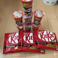 Nestle KitKat & ヤンヤンつけぼー詰め合わせセットのサムネイル