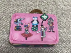 青山デカーボ　トランク缶　四葉のクローバーチャーム付き✨