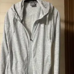 PUMA グレー フード付きパーカー Mサイズ