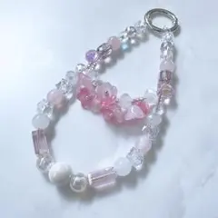 ハンドメイドキーホルダー　スマホストラップ　キーリング　ピンク　お花
