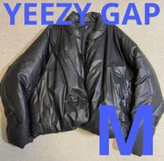YEEZY GAP ブラック ダウンジャケット Mのサムネイル