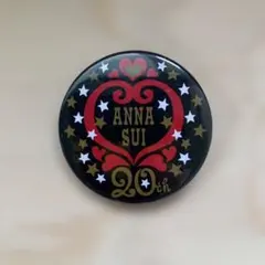 【匿名配送】ANNA SUI アナスイ 20th 缶バッジ 非売品のサムネイル