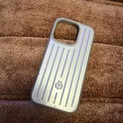 RIMOWA iPhone15pro ケース　シルバーのサムネイル