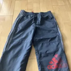 adidas アディダス グレー✖️赤 150サイズ ズボン　スポーツ　サッカー
