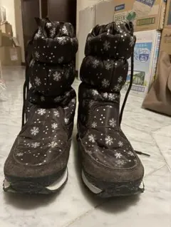 雪の結晶模様 スノーブーツ ダークブラウン
