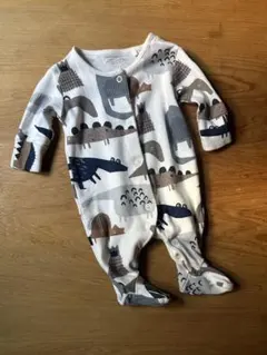 【NEXT】美品✴︎ 長袖　恐竜柄　足付き　新生児 ロンパース♪