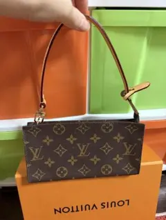 LOUIS VUITTON モノグラム ミニポシェットのサムネイル