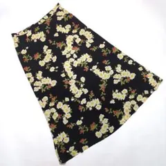 インゲボルグ　黒　花柄　ポリロングスカート