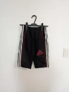 adidas 黒 ハーフパンツ 3本ライン